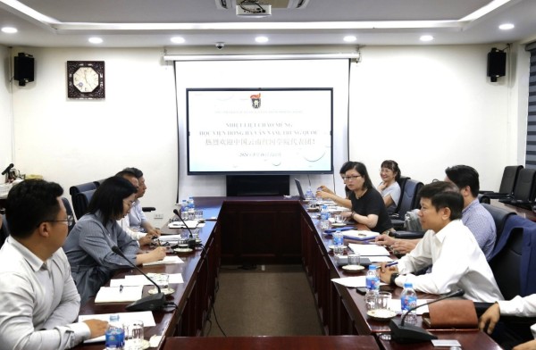 Tăng cường trao đổi giảng viên, sinh viên giữa VNU-USSH với Học viện Hồng Hà Trung Quốc