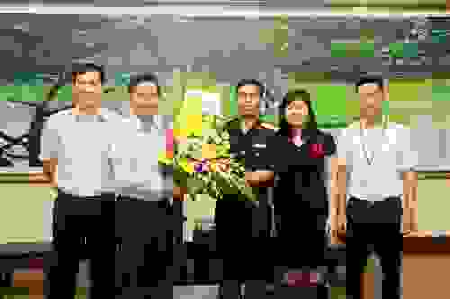 Hiệu trưởng tiếp đoàn công tác của Ban chỉ huy quân sự quận Thanh Xuân