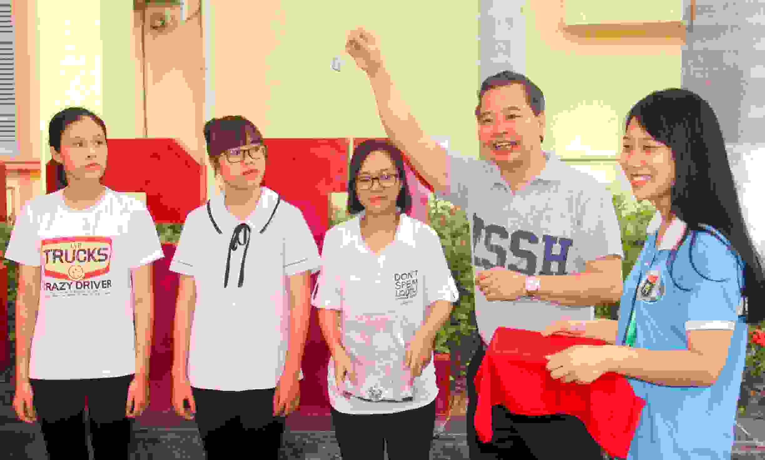 Tân sinh viên khóa QH-2017-X nhập học