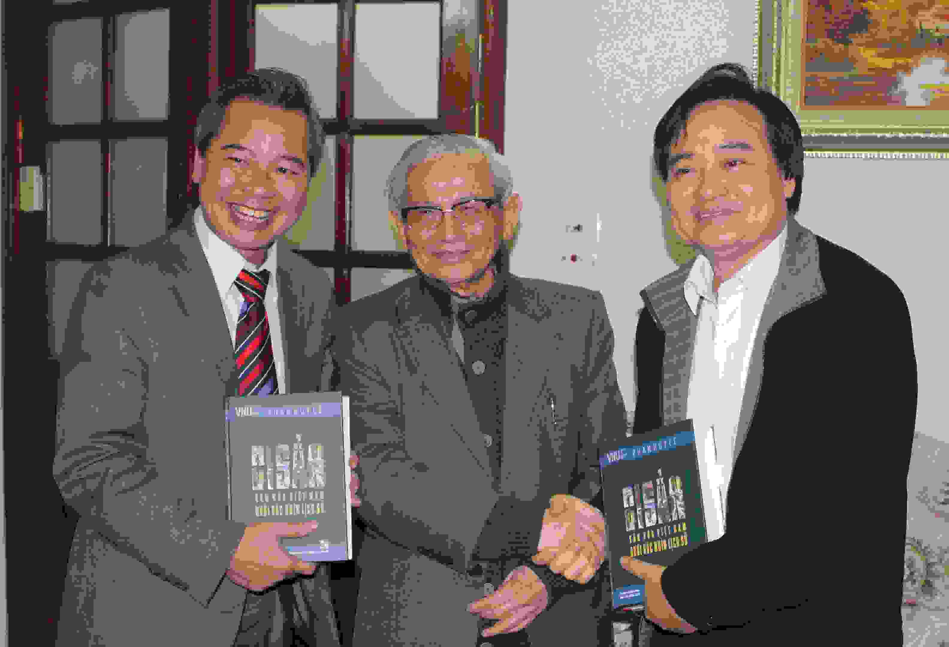 GS.NGND Phan Huy Lê - chuyên gia hàng đầu về lịch sử Việt Nam