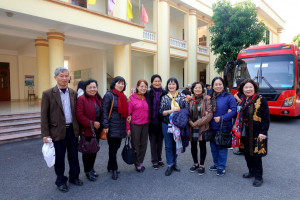 Hội Cựu giáo chức Trường tổ chức giao lưu, tham quan các di tích lịch sử văn hoá tại Hưng Yên