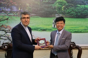 Continue to promote cooperation with the Iranian Embassy in Vietnam