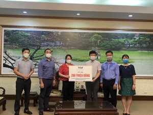 [Video] Quỹ Tấm lòng Việt đồng hành cùng sinh viên Nhân văn bị ảnh hưởng bởi dịch bệnh COVID-19