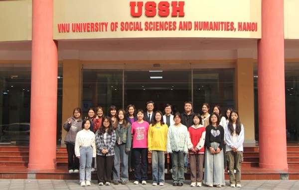 Chào đón đoàn sinh viên Trường ĐH Sư phạm Vân Nam (TQ) tới thực tập tại khoa Đông Phương học