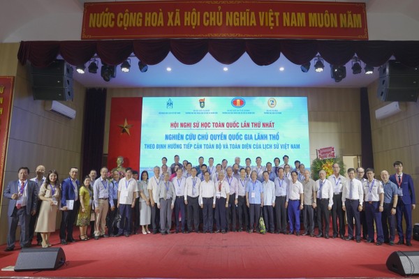 Báo cáo tổng kết Hội nghị Sử học toàn quốc lần thứ nhất: Nghiên cứu chủ quyền quốc gia lãnh thổ theo định hướng tiếp cận toàn bộ và toàn diện của lịch sử Việt Nam