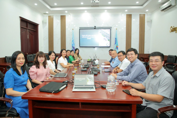 Chia sẻ kinh nghiệm về tự chủ tài chính giữa hai trường Đại học KHXH&NV ở hai miền đất nước