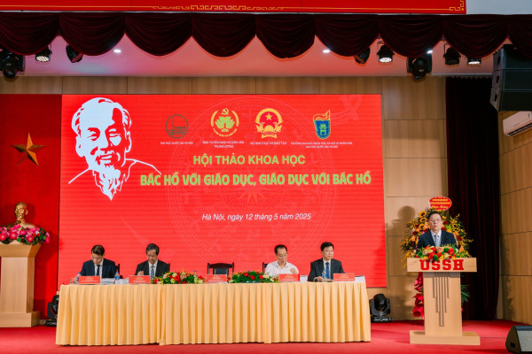 Chuyển hóa mạnh mẽ di sản của Chủ tịch Hồ Chí Minh về giáo dục vào chủ trương, đường lối, chính sách và thực tiễn