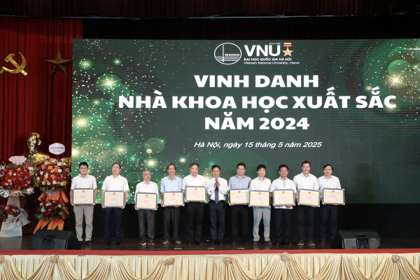 Chúc mừng 05 nhà khoa học VNU-USSH được vinh danh Nhà khoa học Xuất sắc năm 2024