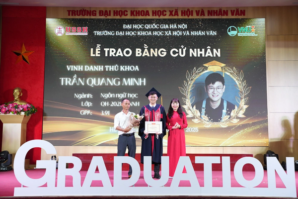 (VNE) Trở thành thủ khoa sau khi bỏ dở du học