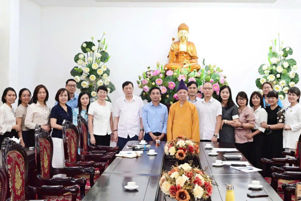 Đoàn cán bộ, giảng viên Khoa Nhân học và Tôn giáo học thăm và làm việc tại Học viện Phật giáo Việt Nam tại Hà Nội
