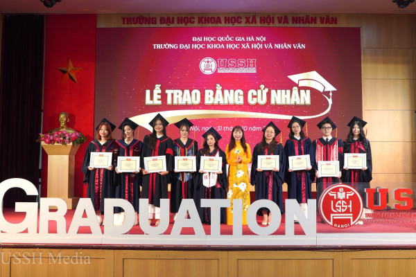 330 Tân cử nhân Trường ĐH KHXH&NV: Hành trình khép lại trong niềm tự hào và khát vọng cống hiến