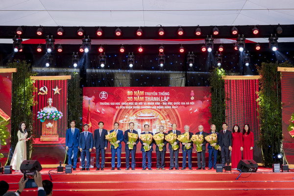 Mái trường của trí tuệ, nhân văn và khát vọng