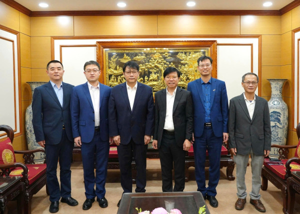 Trường ĐH KHXH&NV mở rộng hợp tác với Trường Đại học Ngoại ngữ Thượng Hải