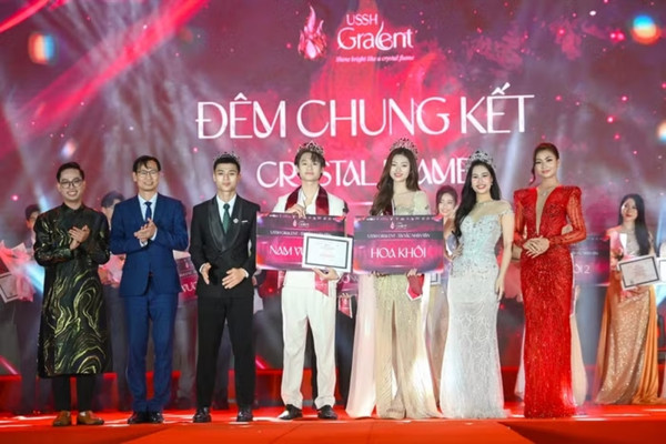 Nam sinh năm nhất chạm tới danh hiệu Nam vương Tài sắc Nhân văn