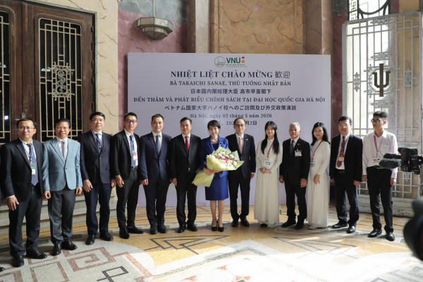 Sinh viên Trường Đại học Khoa học Xã hội và Nhân văn vinh dự tham dự sự kiện đón tiếp Thủ tướng Takaichi Sanae