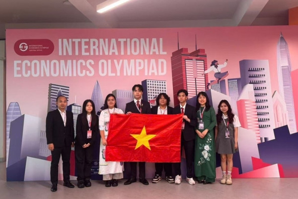 Học sinh Trường THPT Chuyên KHXH&NV xuất sắc giành huy chương tại Olympic Kinh tế Quốc tế 2026