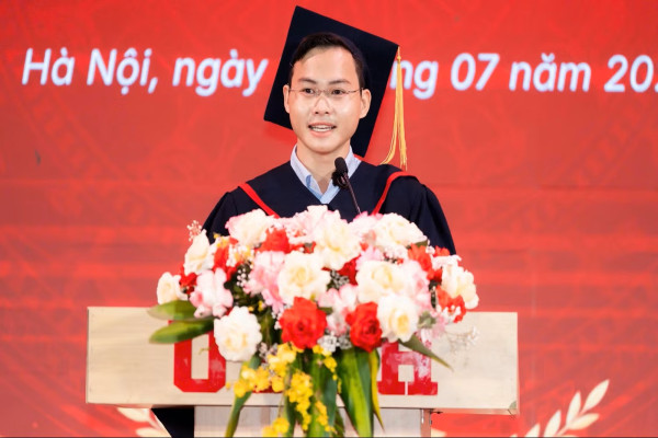 Hành trình chinh phục danh hiệu thủ khoa đầu ra ngành Chính trị học của nam sinh Võ Hữu Thắng