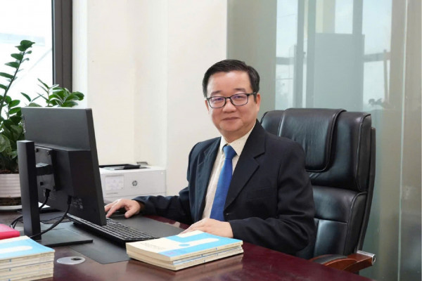 Giáo sư Nguyễn Tuấn Anh