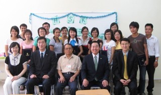15 học viên đầu tiên nhận chứng chỉ tiếng Hàn
