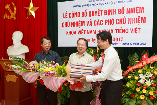 Công bố QĐ bổ nhiệm BCN Khoa VNH và Tiếng Việt