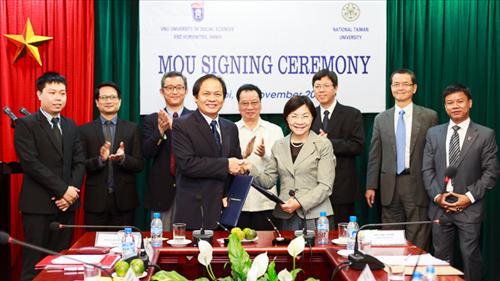 Kí thoả thuận hợp tác với Học viện Khoa học Xã hội – ĐHQG Đài Loan