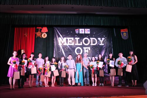 Đêm chung kết cuộc thi hát Tiếng Anh (Melody of Life)  trường Đại học Khoa Học Xã Hội và Nhân Văn – Đại học Quốc Gia Hà Nội