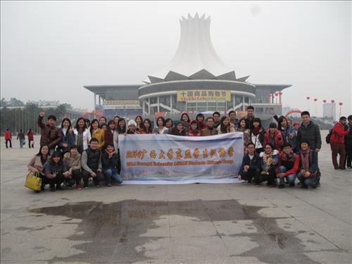 Sinh viên Nhân văn và “Hội trại Hán ngữ” tại Đại học Quảng Tây – Trung Quốc năm 2014