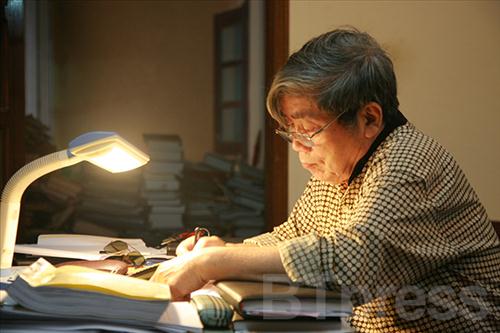 Giáo sư Hà Minh Đức với Khoa Văn học