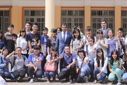 Đại sứ Imanov giới thiệu đất nước, con người Azerbaijan đến sinh viên Nhân văn