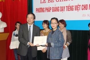 35 học viên nhận chứng chỉ khoá học phương pháp giảng dạy tiếng Việt cho người nước ngoài