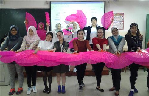 Sinh viên Đông phương học đạt giải Nhất hùng biện tại Hội trại Hán ngữ