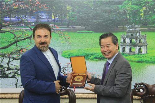 Tiếp đón Đại sứ Iran tại Việt Nam