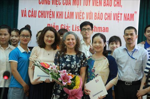 Những thách thức trong công việc của tuỳ viên báo chí Mỹ tại Việt Nam