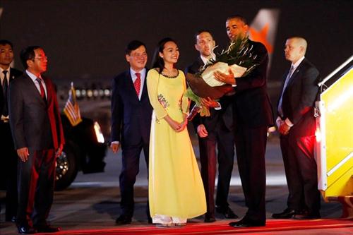 Five young Vietnamese who met President Obama