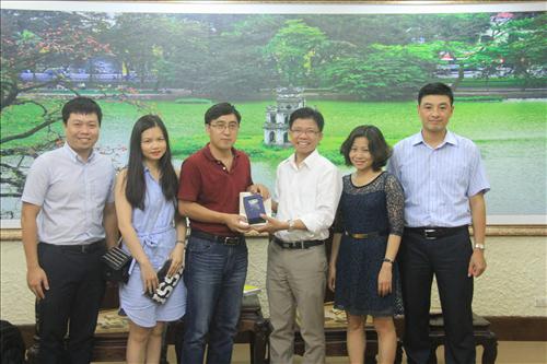 Thúc đẩy hợp tác với Đại học Trung Sơn (Trung Quốc)