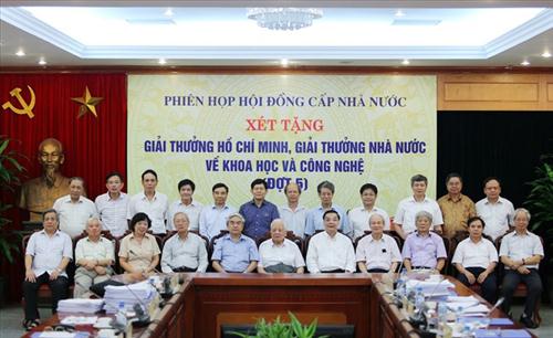 Nhiều nhà KH ĐHQGHN là tác giả, đồng tác giả CT được đề nghị trao tặng Giải thưởng Hồ Chí Minh, Giải thưởng Nhà nước đợt 5