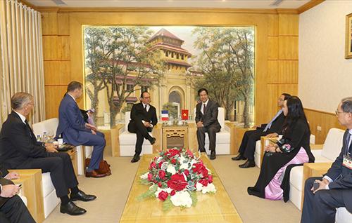 Tổng thống Pháp Francois Hollande thăm ĐHQGHN và phát biểu về tương lai chung của Pháp - Việt Nam
