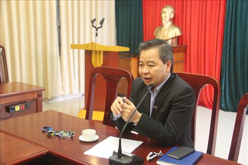 Hiệu trưởng Phạm Quang Minh gặp mặt lãnh đạo các phòng, ban