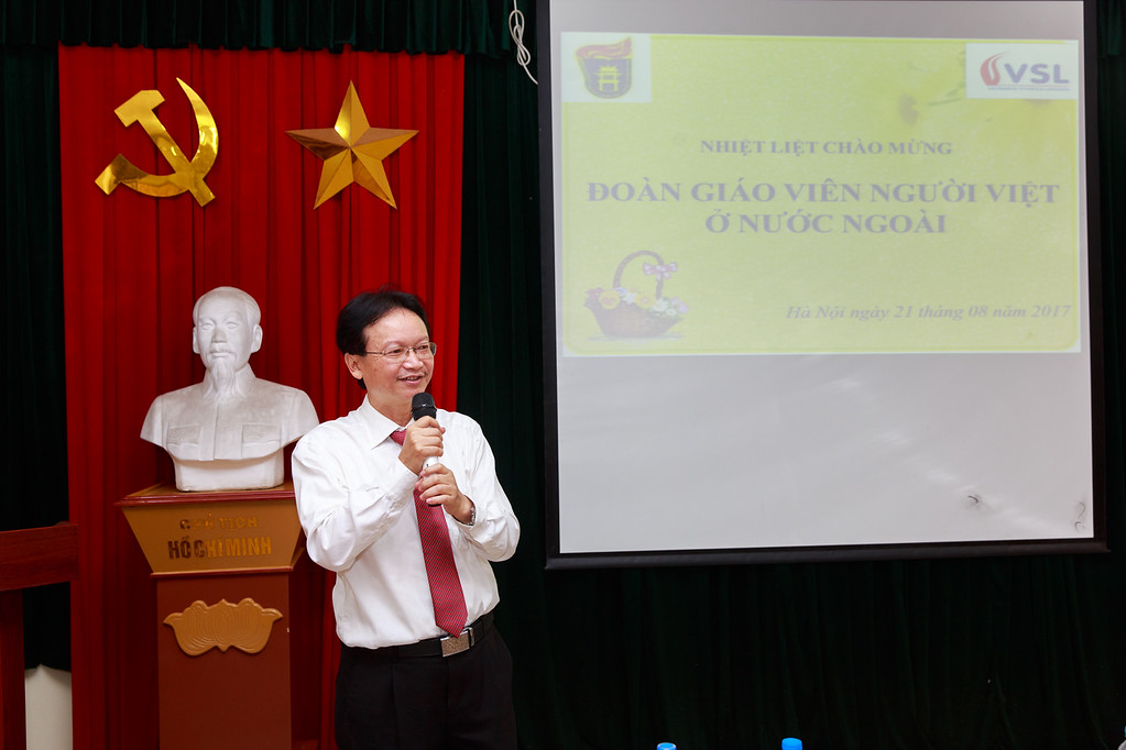 Đoàn giáo viên người Việt tại nước ngoài trao đổi kinh nghiệm tại Khoa Việt Nam học và Tiếng Việt