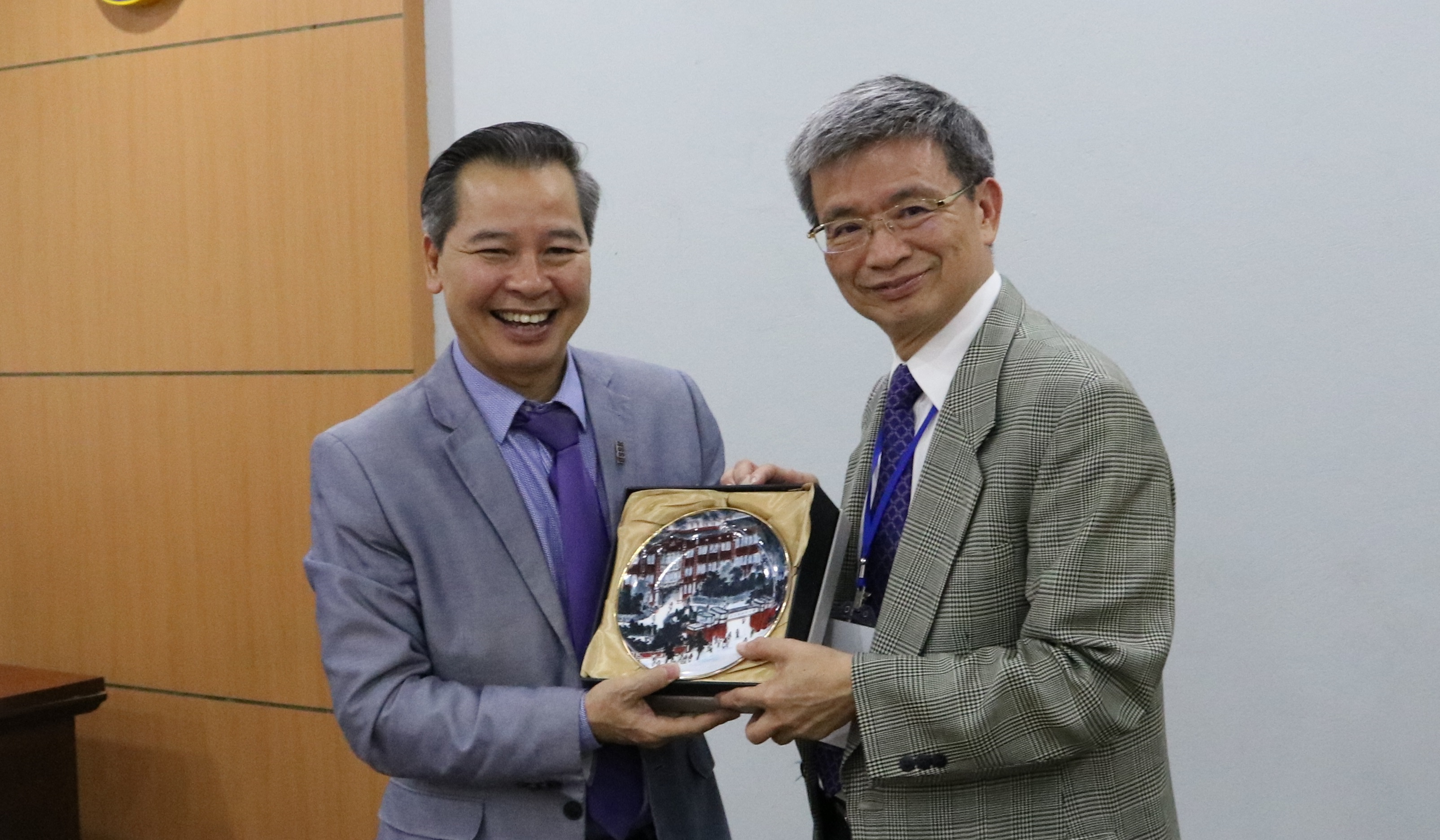 Hiệu trưởng Phạm Quang Minh tiếp đại diện 6 ĐH hàng đầu Đài Loan