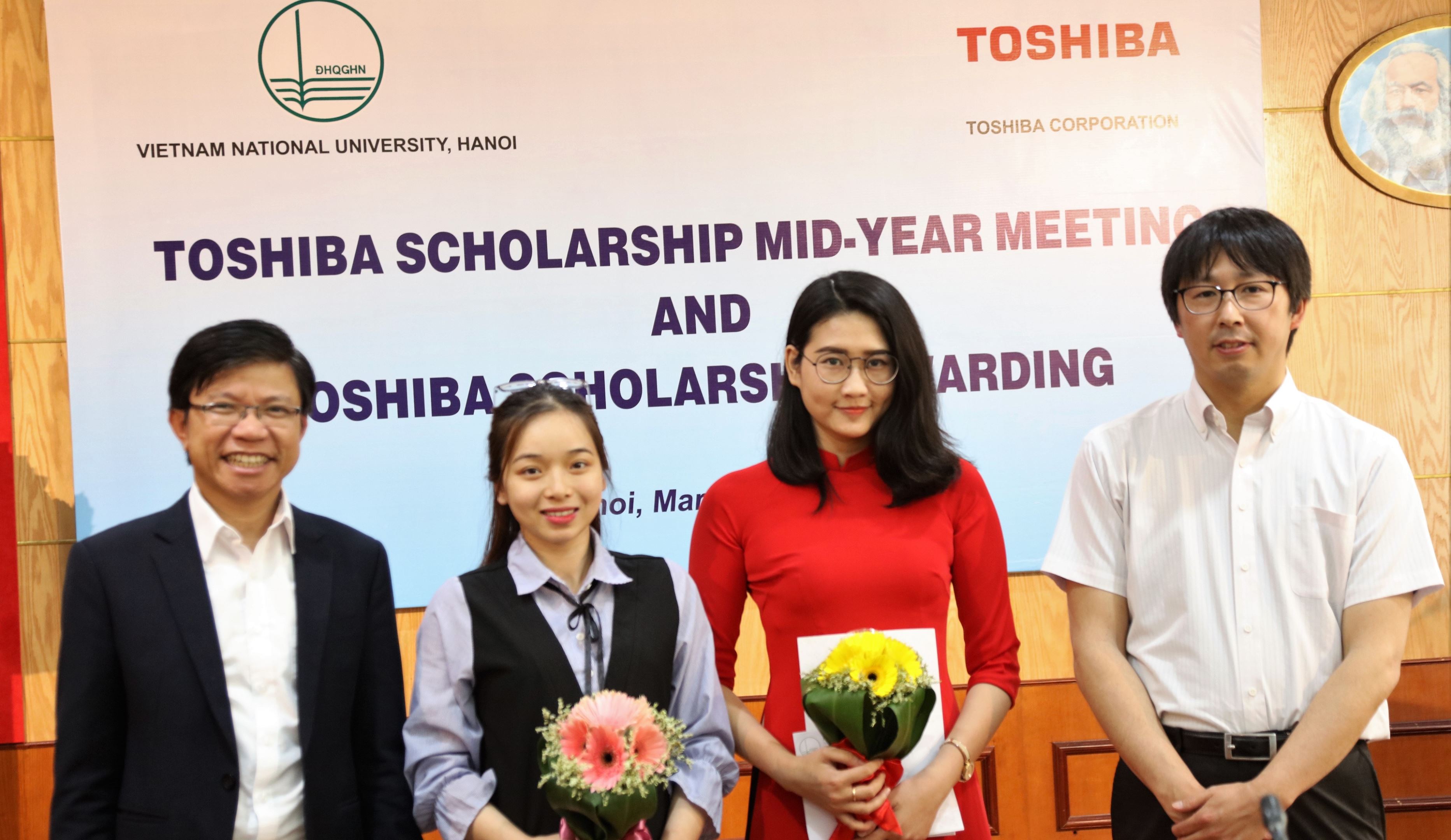 02 học viên cao học Trường ĐHKHXH&NV nhận học bổng Toshiba năm 2019