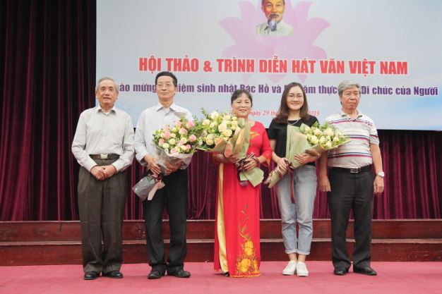 Hội thảo và trình diễn hát Văn Việt Nam