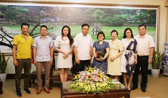 Phó Hiệu trưởng Trần Thị Minh Hòa tiếp Giám đốc Sở Du lịch Quảng Ninh