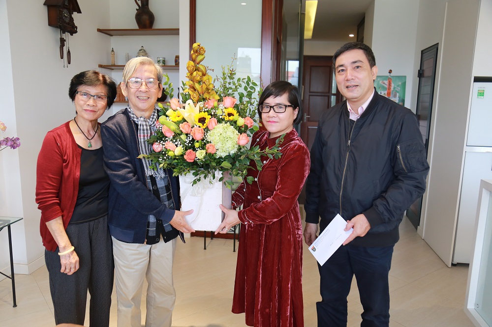 Phó Hiệu trưởng Trần Thị Minh Hòa chúc mừng các nhà giáo nhân ngày 20/11