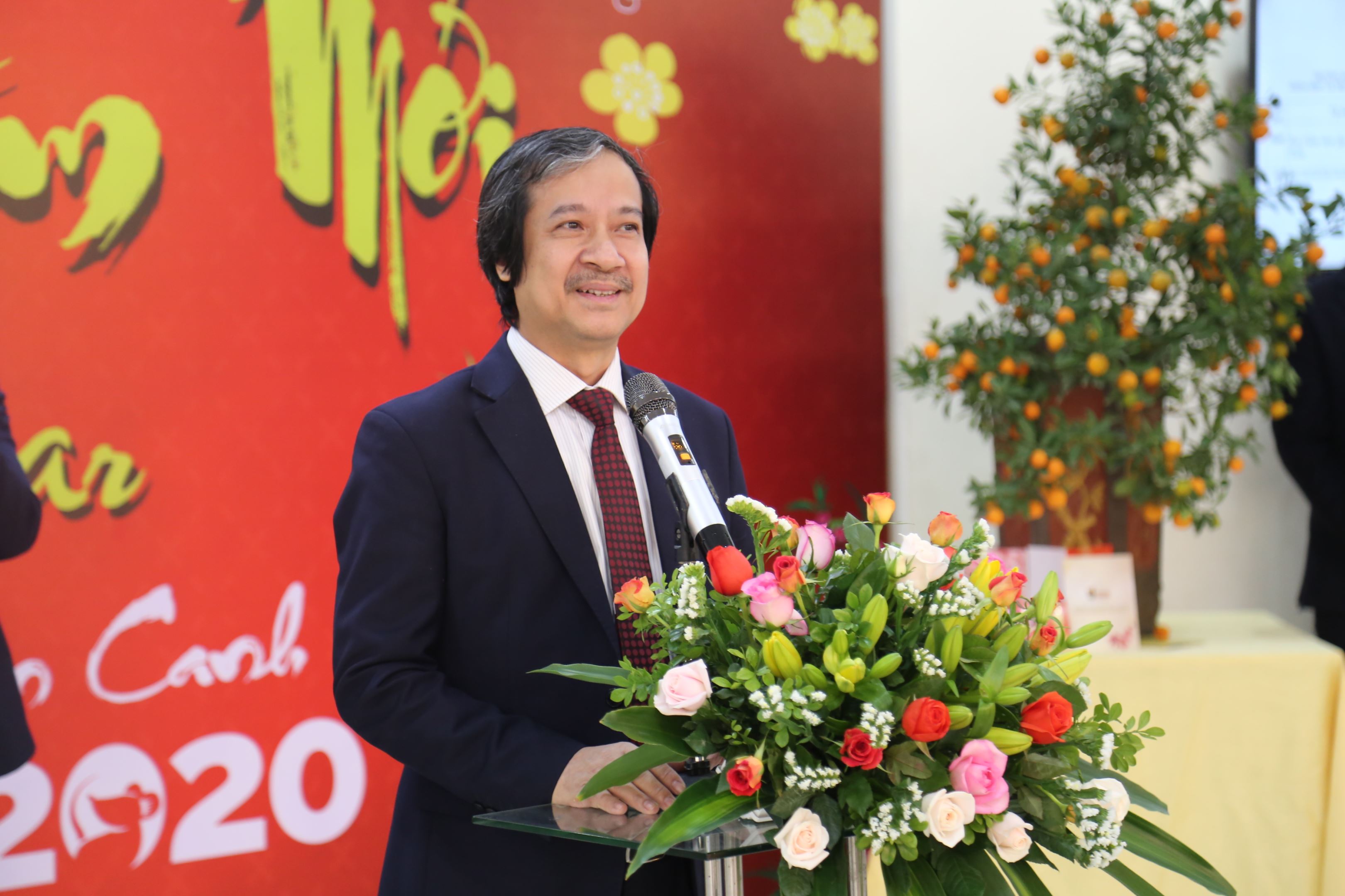 Giám đốc ĐHQGHN Nguyễn Kim Sơn chúc Tết Trường ĐHKHXH&NV