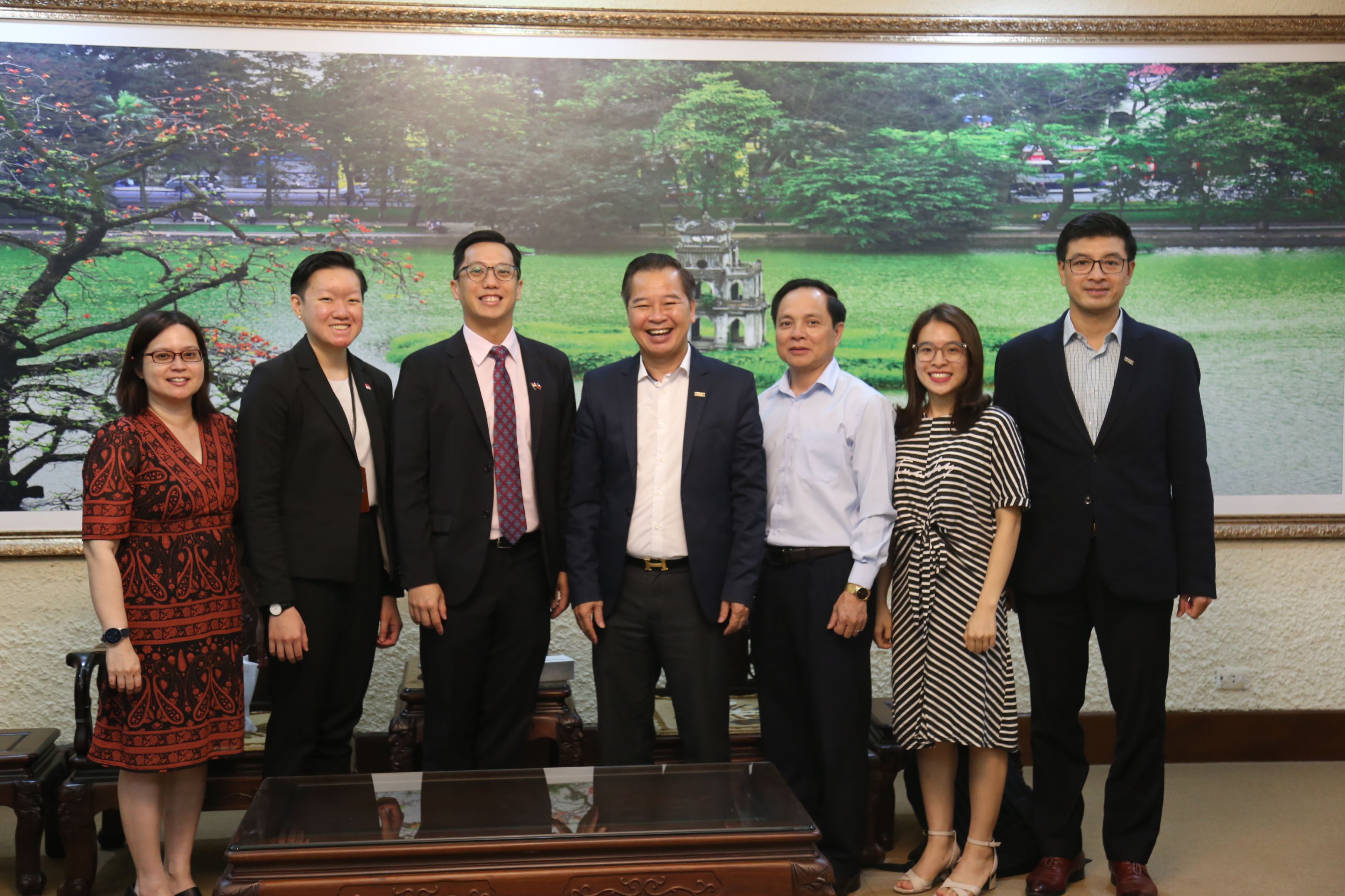 Tiếp và làm việc với Phó Đại sứ ĐSQ Singapore tại Việt Nam