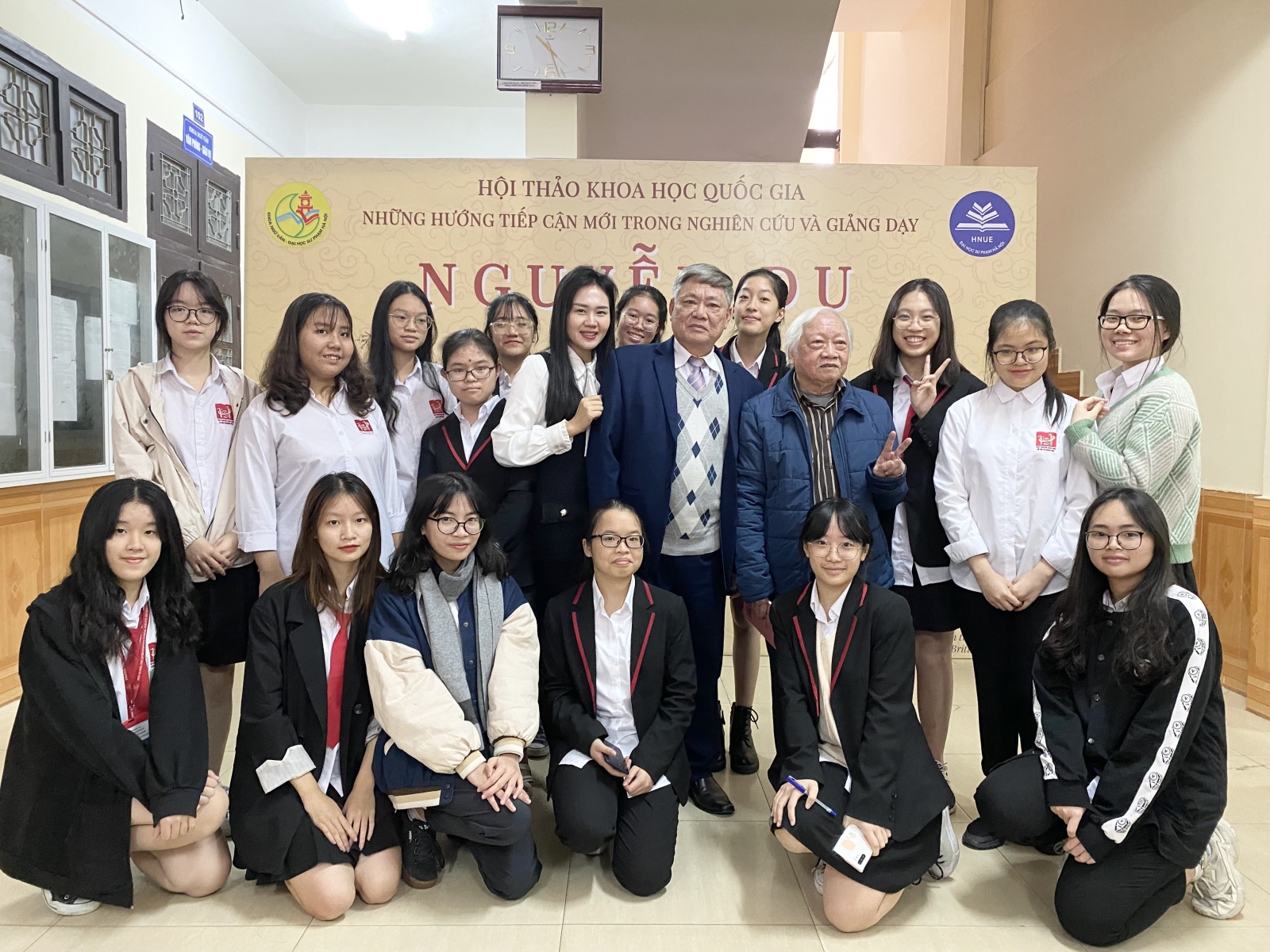 Đội dự tuyển Văn tham gia hội thảo Nguyễn Du