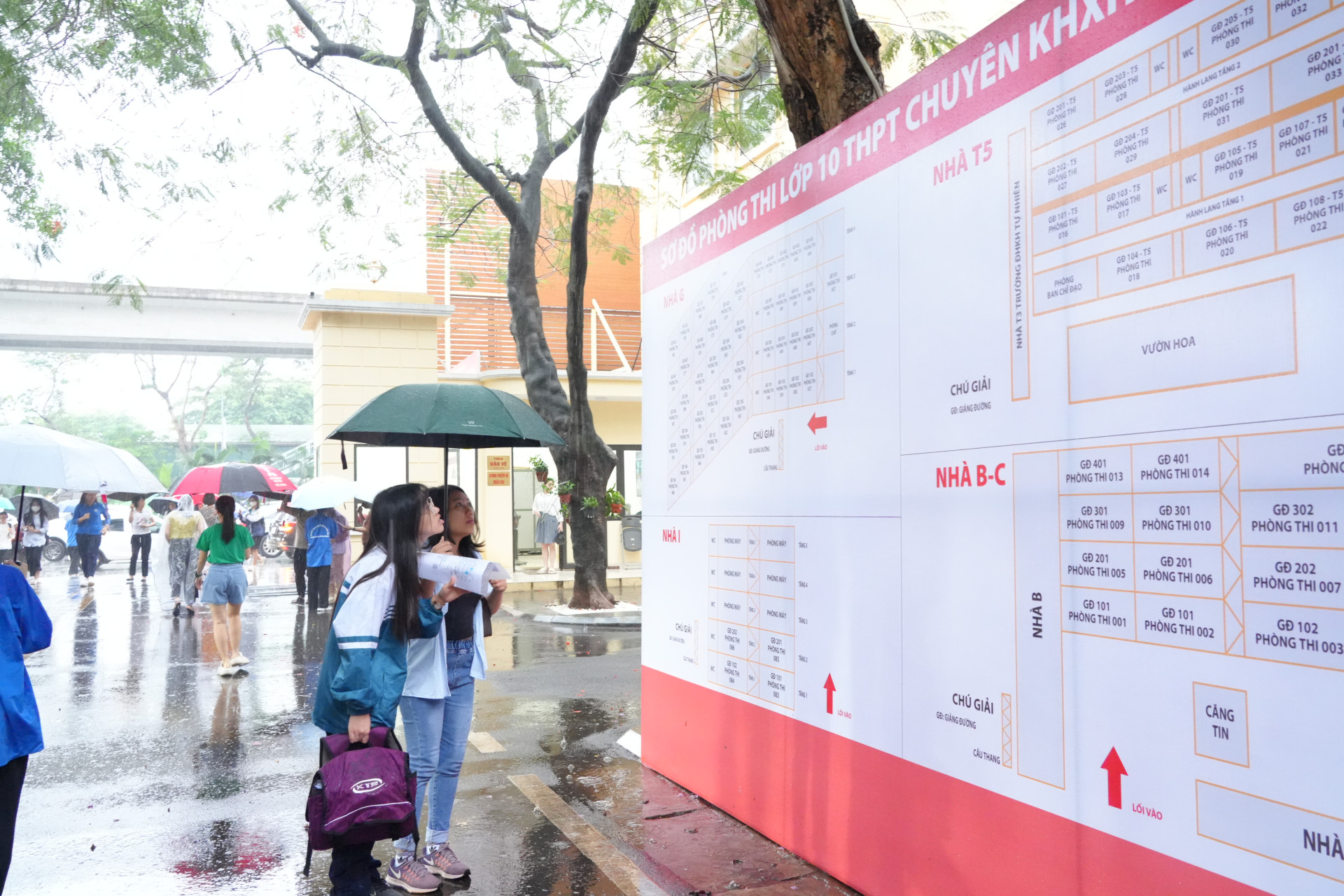 Thi vao 10 THPT Chuyen (16)