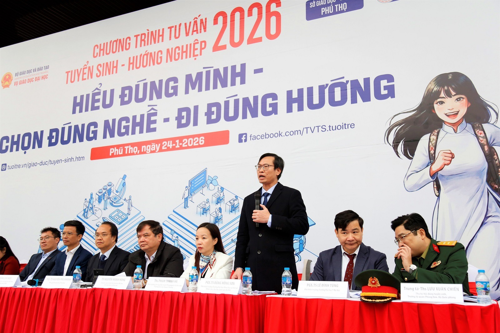 Tuyển sinh ĐH 2026: Các ngành học của Trường ĐH KHXH&NV thu hút sự quan tâm của học sinh Phú Thọ, Ninh Bình