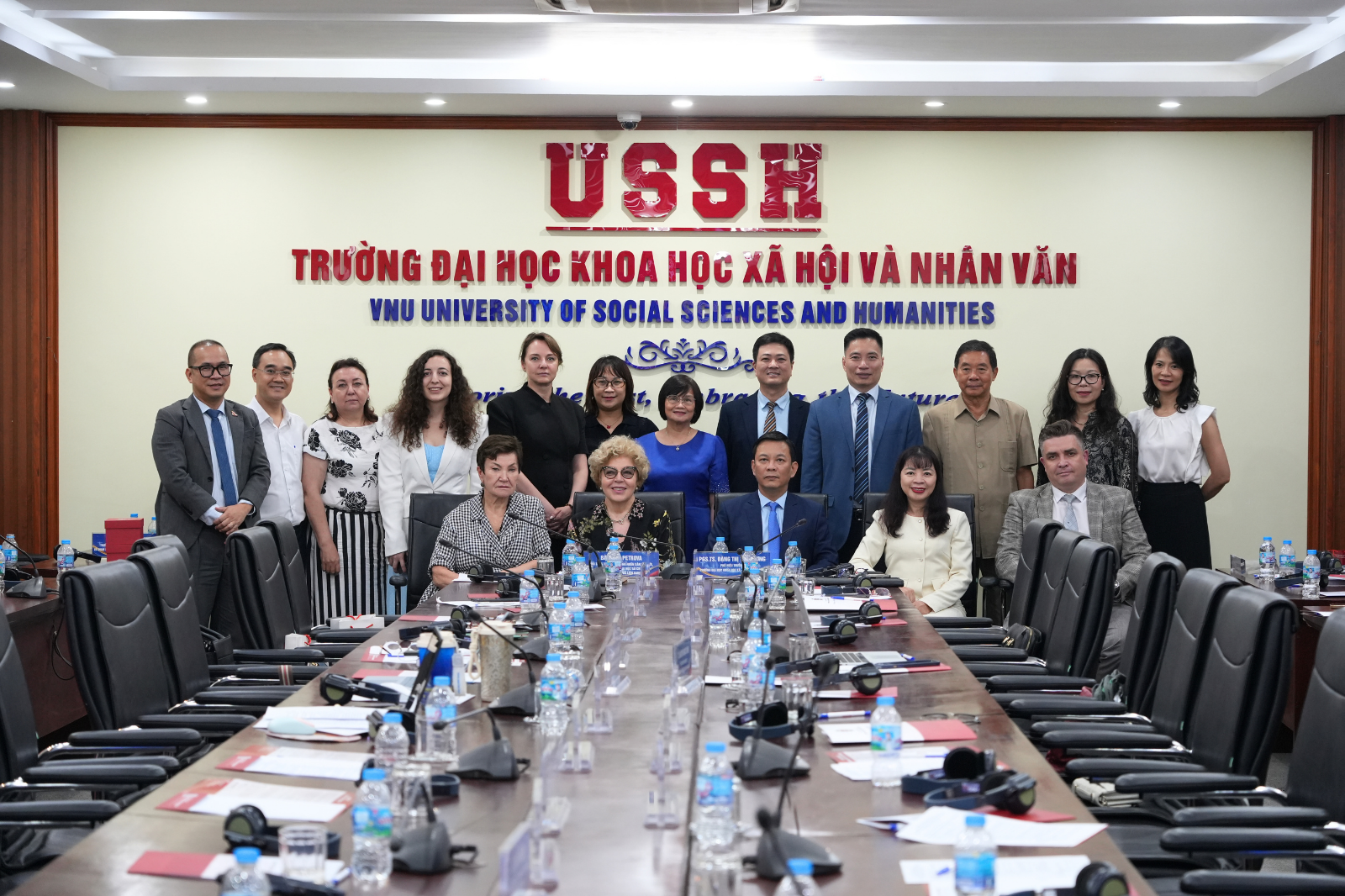 Trường Đại học Khoa học Xã hội và Nhân văn thúc đẩy giao lưu nhân dân qua Tọa đàm quốc tế về du lịch và phát triển kinh tế